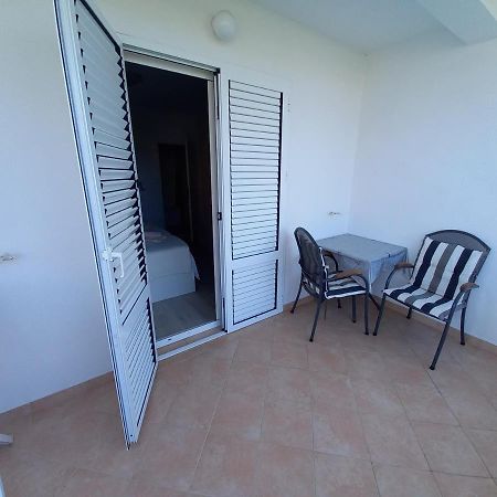 Apartmani Dijana Palit エクステリア 写真