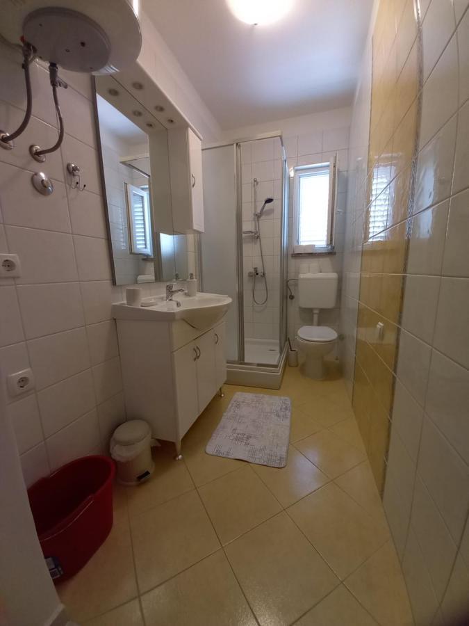 Apartmani Dijana Palit エクステリア 写真