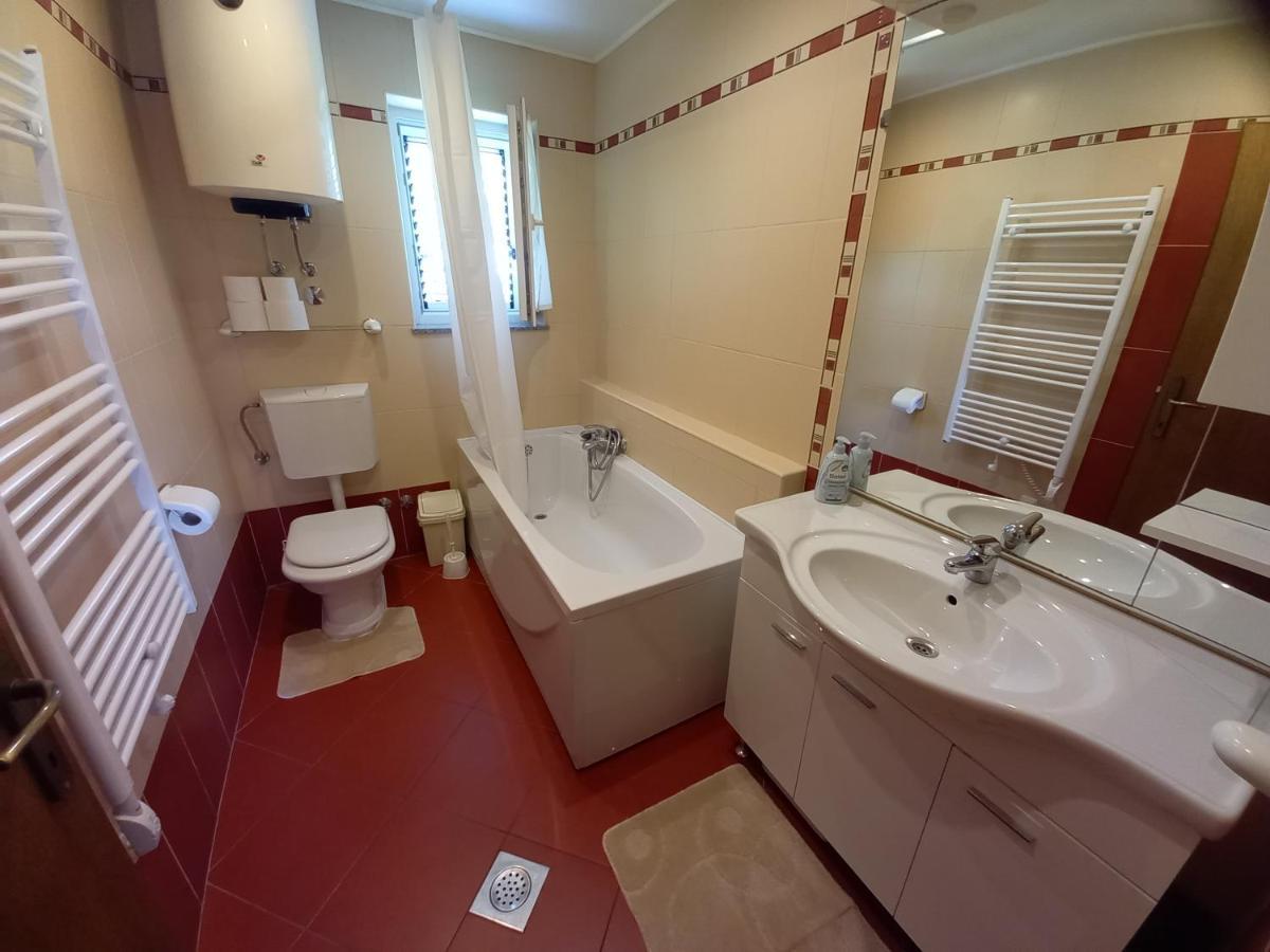 Apartmani Dijana Palit エクステリア 写真