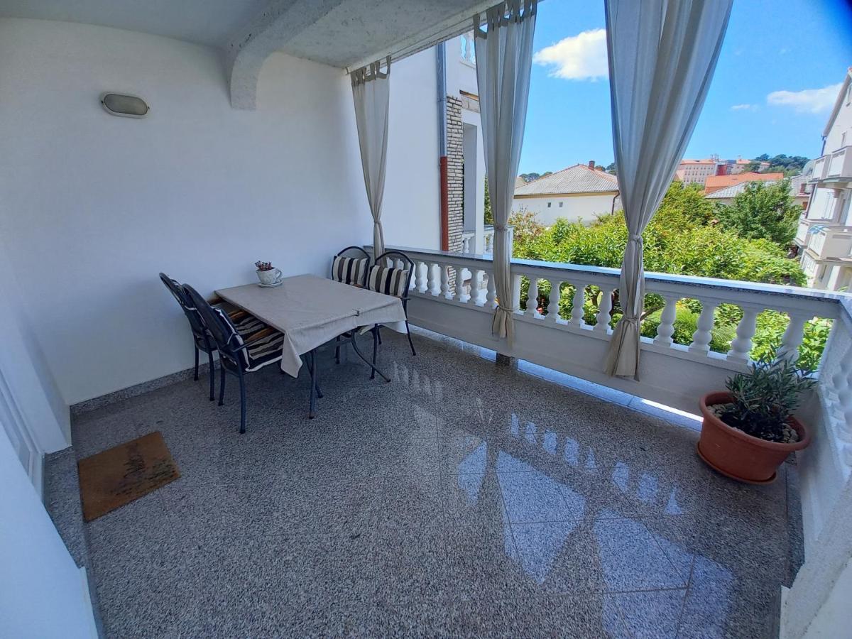 Apartmani Dijana Palit エクステリア 写真