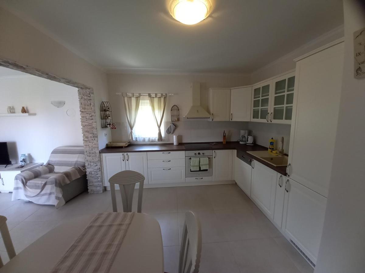 Apartmani Dijana Palit エクステリア 写真