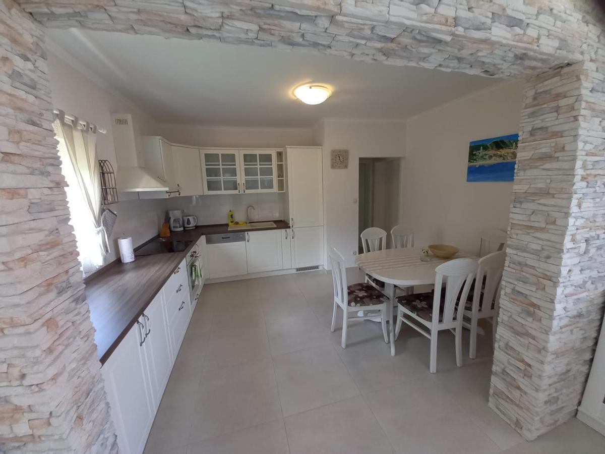 Apartmani Dijana Palit エクステリア 写真
