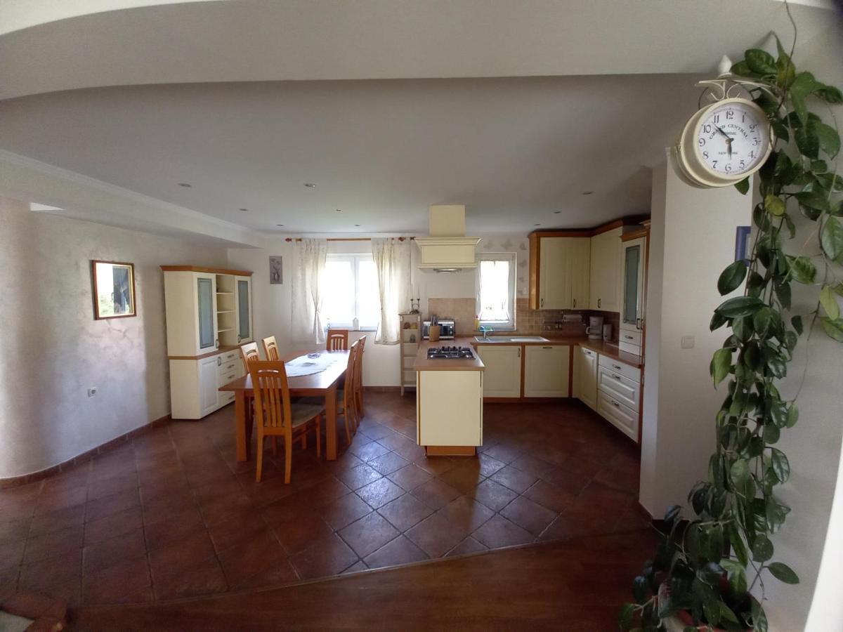 Apartmani Dijana Palit エクステリア 写真