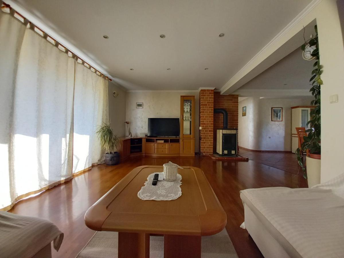 Apartmani Dijana Palit エクステリア 写真